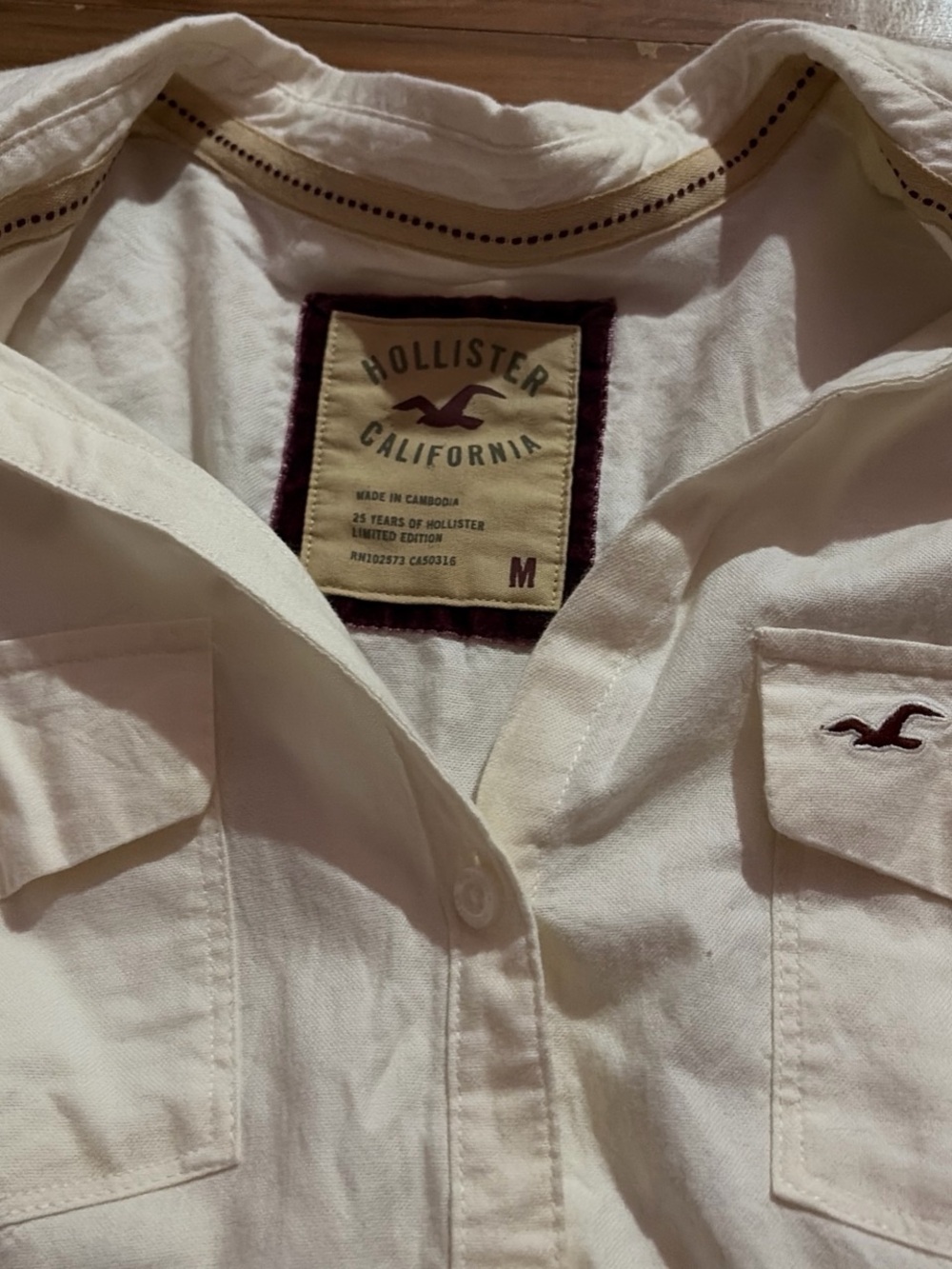 Hollister Men’s White Button-Down Shirt with Embroidered Logo
